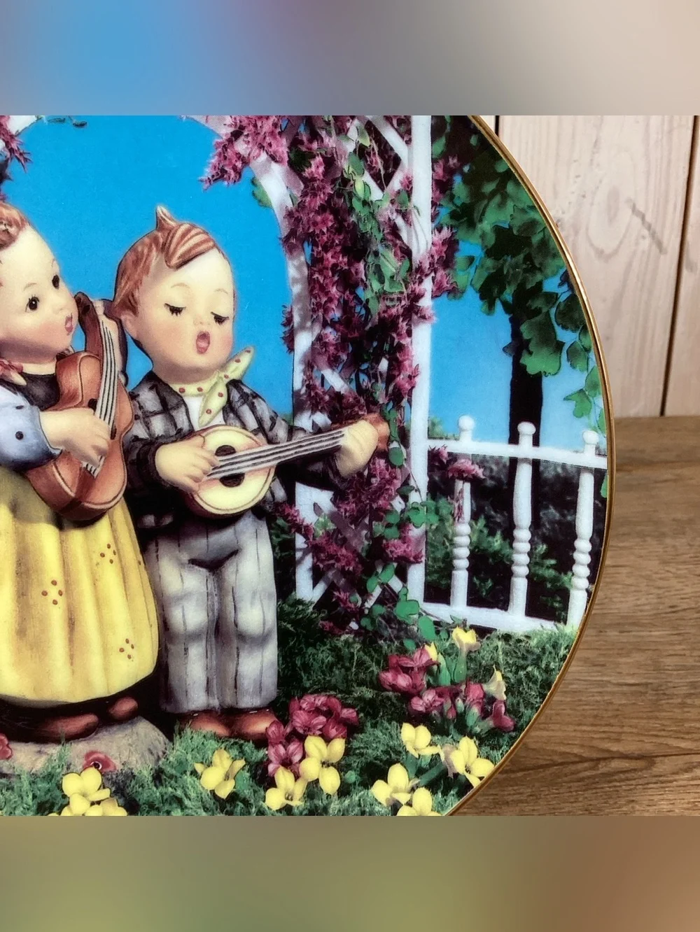 M.I. Hummel 1990 “Little Musicians”, Little Companions Plate Danbury Mint #Q9971
